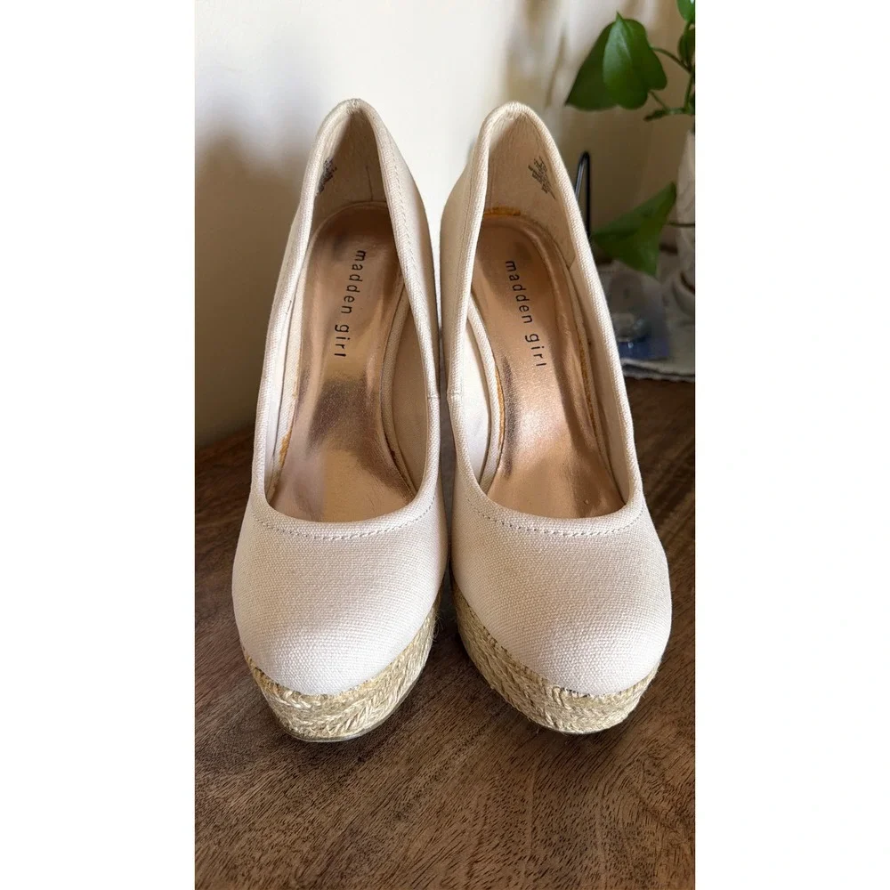 Madden Girl measurements heel